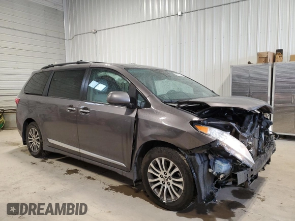 2020 Toyota Sienna XLE Auto Access Seat with VIN 5TDYZ3DC3LS079258, listed as a Copart auction lot 55288045 with 92,147 mi miles and Salvage title. Bid and sale history available at DreamBid. Image 4.