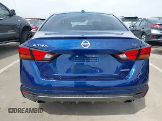 2019 Nissan Altima SR with VIN 1N4AL4CVXKC226595, listed as a IAAI auction lot 41895582 with 45,019 mi miles and . Bid and sale history available at carsss.com. Image 17.