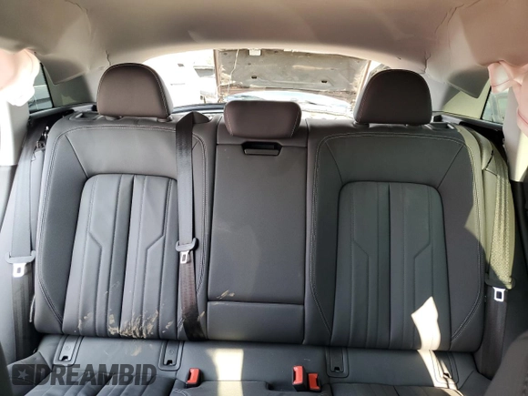 2024 Audi Q8 e-tron Premium z VIN WA14AAGE2RB015813, wystawiony jako Copart lot #61265424 z przebiegiem 1 315 mil mil oraz Szkoda całkowita • Salvage title. Historia ofert i sprzedaży dostępna na DreamBid. Obrazek 10.
