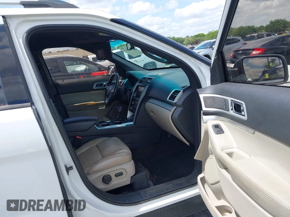 2014 Ford Explorer XLT with VIN 1FM5K7D88EGB27971, listed as a IAAI auction lot 42241622 with 198,422 mi miles and . Bid and sale history available at DreamBid. Image 5.