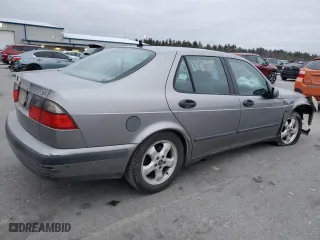 2001 Saab 9-5 with VIN YS3ED48E813008499, listed as a Copart auction lot 84397094 with 207,316 mi miles and Salvage Title. Bid and sale history available at carsss.com. Image 3.