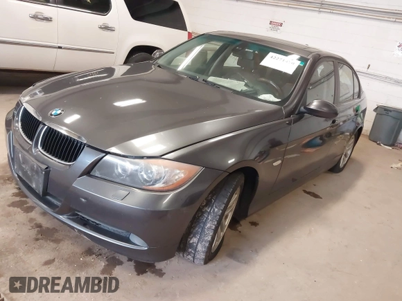 2006 BMW 3 Series 325i with VIN WBAVB13526KX69039, listed as a IAAI auction lot 42271470 with 162,687 mi miles and . Bid and sale history available at DreamBid. Image 2.