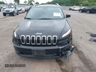 2017 Jeep Cherokee Latitude с VIN 1C4PJMCB0HW637950, выставлен на аукционе IAAI как лот 42605089 с пробегом 133 837 миль миль и . История ставок и продаж доступна на DreamBid. Изображение 11.