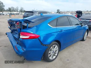 2020 Ford Fusion SE with VIN 3FA6P0LU3LR233370, listed as a IAAI auction lot 42221789 with 70,771 mi miles and . Bid and sale history available at DreamBid. Image 4.