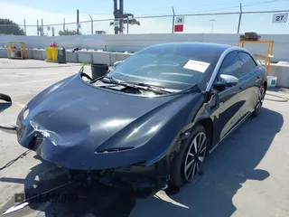 2023 Lucid Air Grand Touring z VIN 50EA1GBA0PA004565, wystawiony jako IAAI lot #41913843 z przebiegiem 25 468 mil mil oraz . Historia ofert i sprzedaży dostępna na DreamBid. Obrazek 6.