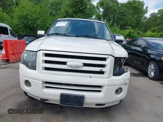 2008 Ford Expedition Limited с VIN 1FMFU205X8LA00518, выставлен на аукционе IAAI как лот 42255630 с пробегом 189 808 миль миль и . История ставок и продаж доступна на DreamBid. Изображение 12.