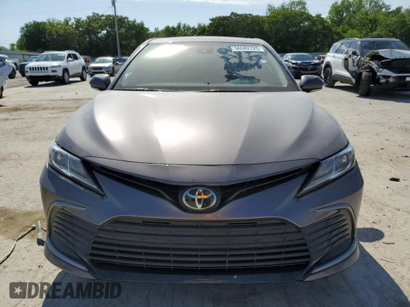 2024 Toyota Camry LE z VIN 4T1R11AK2RU216038, wystawiony jako Copart lot #56582725 z przebiegiem 42 623 mil mil oraz Szkoda całkowita • Salvage title. Historia ofert i sprzedaży dostępna na DreamBid. Obrazek 5.