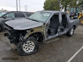 2025 Nissan Frontier SV with VIN 1N6ED1EJ5SN623070, listed as a Copart auction lot 48349635 with 2,133 mi miles and Salvage Title. Bid and sale history available at carsss.com. Image 1.