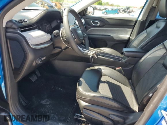 2022 Jeep Compass Latitude z VIN 3C4NJDBB7NT127413, wystawiony jako Copart lot #55268415 z przebiegiem 34 966 mil mil oraz Szkoda całkowita • Salvage title. Historia ofert i sprzedaży dostępna na DreamBid. Obrazek 7.
