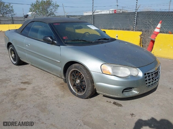 2004 Chrysler Sebring LX with VIN 1C3EL45X04N152674, listed as a IAAI auction lot 42056024 with 88,773 mi miles. Bid and sale history available at carsss.com. Image 1.