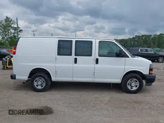 2019 Chevrolet Express Cargo с VIN 1GCWGAFP5K1365688, выставлен на аукционе IAAI как лот 42423135 с пробегом 216 450 миль миль и . История ставок и продаж доступна на DreamBid. Изображение 13.