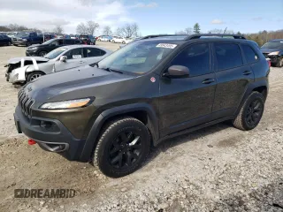 2015 Jeep Cherokee Trailhawk with VIN 1C4PJMBS5FW725729, listed as a Copart auction lot 49943495 with 139,796 mi miles and Clean Title. Bid and sale history available at carsss.com. Image 1.