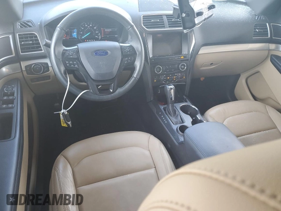 2017 Ford Explorer XLT с VIN 1FM5K7D81HGE18848, выставлен на аукционе Copart как лот 64562165 с пробегом 56 598 миль миль и Списание • Salvage title. История ставок и продаж доступна на DreamBid. Изображение 8.