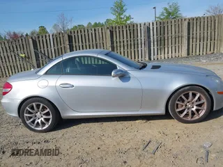 2007 Mercedes-Benz SLK 350 с VIN WDBWK56FX7F142388, выставлен на аукционе IAAI как лот 42076577 с пробегом 77 856 миль миль и . История ставок и продаж доступна на DreamBid. Изображение 13.