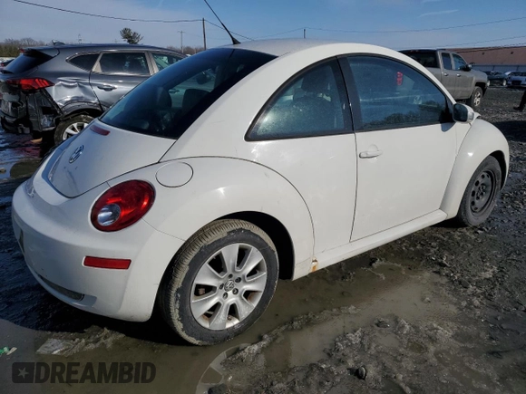 2009 Volkswagen New Beetle Coupe S with VIN 3VWPW31C39M512494, listed as a Copart auction lot 42221465 with 168,850 mi miles and Salvage Title. Bid and sale history available at carsss.com. Image 3.