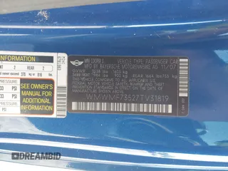 2007 MINI Hardtop S z VIN WMWMF73527TV31819, wystawiony jako IAAI lot #41977366 z przebiegiem 125 144 mil mil oraz . Historia ofert i sprzedaży dostępna na DreamBid. Obrazek 9.