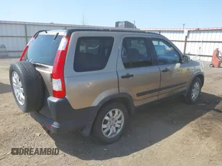 2006 Honda CR-V EX with VIN JHLRD78856C031222, listed as a IAAI auction lot 42118910 with 212,486 mi miles and . Bid and sale history available at carsss.com. Image 4.