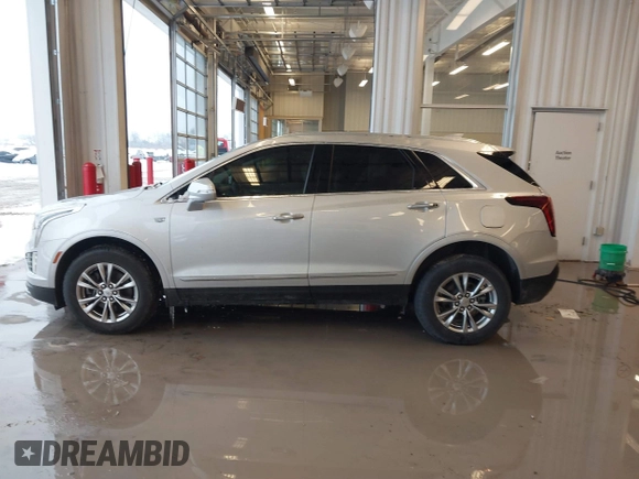 2020 Cadillac XT5 Premium Luxury FWD with VIN 1GYKNCRS5LZ172325, listed as a IAAI auction lot 41275366 with 102,796 mi miles. Bid and sale history available at carsss.com. Image 14.