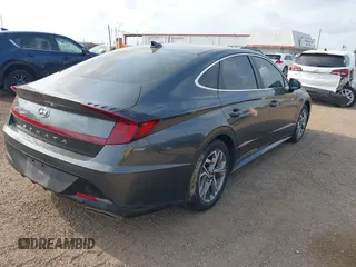 2023 Hyundai Sonata SEL z VIN KMHL64JA3PA277879, wystawiony jako IAAI lot #42001681 z przebiegiem 27 989 mil mil oraz . Historia ofert i sprzedaży dostępna na DreamBid. Obrazek 4.