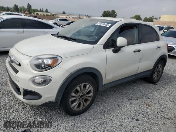 2016 FIAT 500X Easy z VIN ZFBCFYBT8GP370411, wystawiony jako Copart lot #54618035 z przebiegiem 273 393 mil mil oraz Czysty tytuł • Clean title. Historia ofert i sprzedaży dostępna na DreamBid. Obrazek 1.