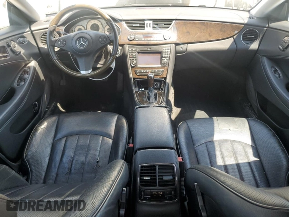 2009 Mercedes-Benz CLS 550 with VIN WDDDJ72X09A144730, listed as a Copart auction lot 62797235 with 116,924 mi miles and Salvage title. Bid and sale history available at DreamBid. Image 8.