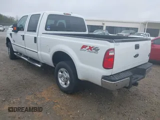 2010 Ford Super Duty F-250 SRW XL with VIN 1FTSW2BY2AEA60565, listed as a IAAI auction lot 41714262 with 177,014 mi miles. Bid and sale history available at carsss.com. Image 3.