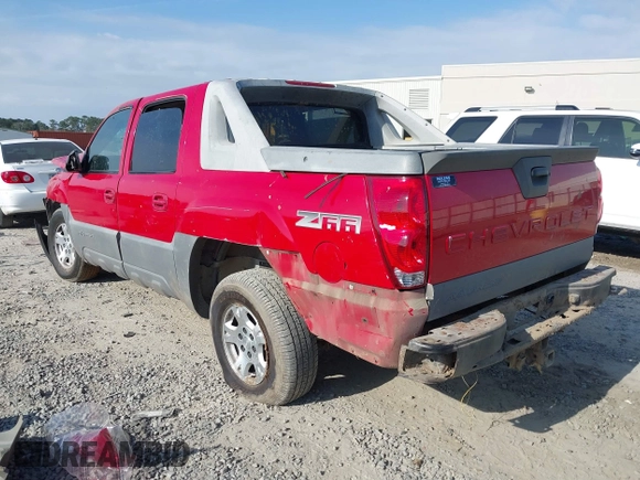 2002 Chevrolet Avalanche with VIN 3GNEC13T42G146979, listed as a IAAI auction lot 41709022 with 271,938 mi miles. Bid and sale history available at carsss.com. Image 3.