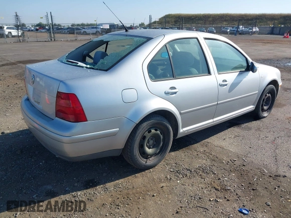 2000 Volkswagen Jetta z VIN 3VWSC29M5YM167509, wystawiony jako IAAI lot #42137350 z przebiegiem 168 759 mil mil oraz . Historia ofert i sprzedaży dostępna na DreamBid. Obrazek 4.