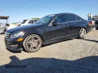 2013 Mercedes-Benz C 250 Sport с VIN WDDGF4HB5DR275252, выставлен на аукционе Copart как лот 66214555 с пробегом 101 871 миль миль и Чистый • Clean title. История ставок и продаж доступна на DreamBid. Изображение 1.