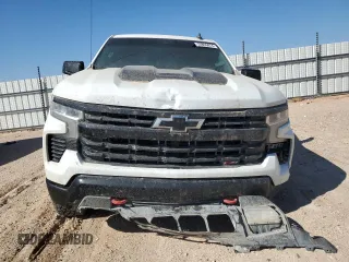 2023 Chevrolet Silverado 1500 LT Trail Boss with VIN 3GCUDFED2PG338896, listed as a Copart auction lot 72895014 with 39,444 mi miles and Salvage Title. Bid and sale history available at DreamBid. Image 5.