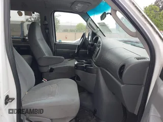 2006 Ford Econoline Passenger XL with VIN 1FBNE31L56HA25492, listed as a IAAI auction lot 42059914 with 151,804 mi miles. Bid and sale history available at carsss.com. Image 5.