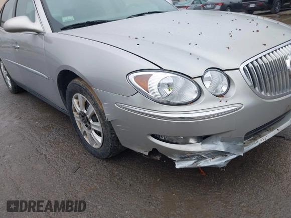 2008 Buick LaCrosse CX with VIN 2G4WC582981203100, listed as a IAAI auction lot 42186417 with 162,361 mi miles. Bid and sale history available at carsss.com. Image 6.