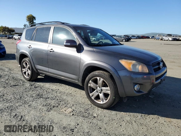 2010 Toyota RAV4 Sport с VIN JTMWF4DV4A5030385, выставлен на аукционе Copart как лот 46924595 с пробегом 166 380 миль миль и Списание • Salvage title. История ставок и продаж доступна на DreamBid. Изображение 4.