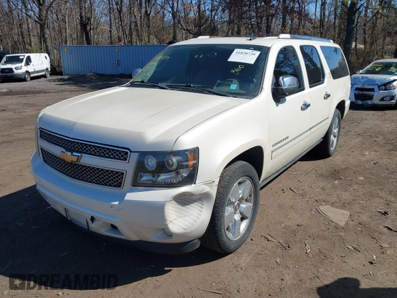 2010 Chevrolet Suburban LTZ with VIN 1GNUKKE32AR273522, listed as a IAAI auction lot 41820739 with 139,406 mi miles. Bid and sale history available at carsss.com. Image 6.