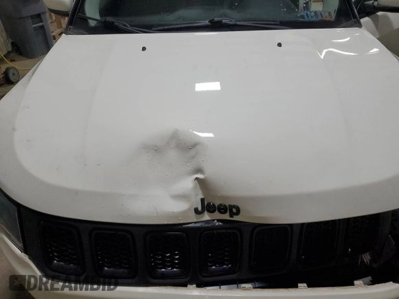 2019 Jeep Compass Altitude z VIN 3C4NJDBB5KT834215, wystawiony jako Copart lot #54130345 z przebiegiem 1 660 mil mil oraz Szkoda całkowita • Salvage title. Historia ofert i sprzedaży dostępna na DreamBid. Obrazek 12.