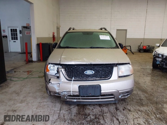 2005 Ford Freestyle SE with VIN 1FMZK04175GA18980, listed as a IAAI auction lot 41464974 with 165,137 mi miles. Bid and sale history available at carsss.com. Image 12.