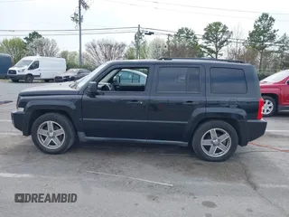 2008 Jeep Patriot Sport with VIN 1J8FT28WX8D711353, listed as a IAAI auction lot 41793321 with 161,777 mi miles. Bid and sale history available at carsss.com. Image 14.