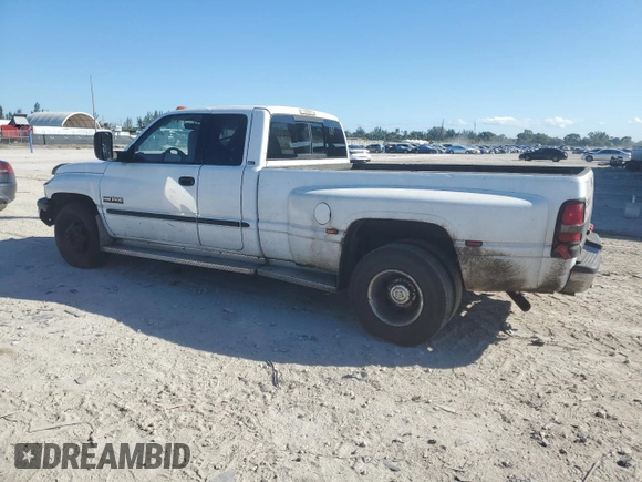 2000 Dodge Ram 3500 with VIN 1B7MC3361YJ130563, listed as a Copart auction lot 82464224 with 251,743 mi miles and Clean Title. Bid and sale history available at carsss.com. Image 2.