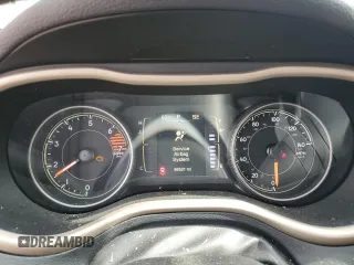 2017 Jeep Cherokee Latitude z VIN 1C4PJLCB0HW641040, wystawiony jako Copart lot #50938505 z przebiegiem 96 521 mil mil oraz Czysty tytuł • Clean title. Historia ofert i sprzedaży dostępna na DreamBid. Obrazek 9.