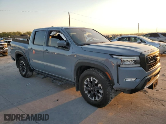 2024 Nissan Frontier Pro-X z VIN 1N6ED1EJ7RN619600, wystawiony jako Copart lot #74284664 z przebiegiem 19 786 mil mil oraz Szkoda całkowita • Salvage title. Historia ofert i sprzedaży dostępna na DreamBid. Obrazek 4.
