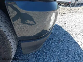2017 Chevrolet Silverado 1500 LT with VIN 3GCUKREC3HG462501, listed as a IAAI auction lot 42050327 with 183,688 mi miles. Bid and sale history available at carsss.com. Image 6.