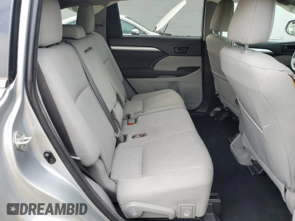 2018 Toyota Highlander LE with VIN 5TDBZRFH0JS841346, listed as a Copart auction lot 58398885 with 61,935 mi miles and Salvage title. Bid and sale history available at DreamBid. Image 11.