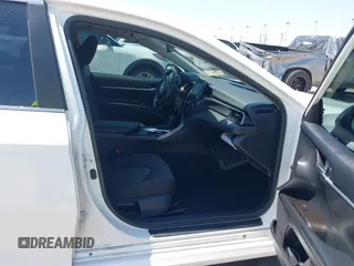 2023 Toyota Camry LE z VIN 4T1C11AKXPU804367, wystawiony jako IAAI lot #42019545 z przebiegiem 23 737 mil mil oraz . Historia ofert i sprzedaży dostępna na DreamBid. Obrazek 5.