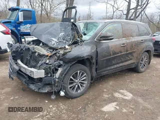 2017 Toyota Highlander XLE with VIN 5TDJZRFH3HS442906, listed as a IAAI auction lot 41840222 with 141,825 mi miles and . Bid and sale history available at DreamBid. Image 18.
