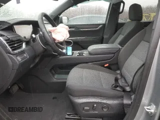 2025 GMC Acadia AWD Elevation z VIN 1GKENNRS3SJ144278, wystawiony jako Copart lot #50123705 z przebiegiem 3 539 mil mil oraz Szkoda całkowita • Salvage title. Historia ofert i sprzedaży dostępna na DreamBid. Obrazek 7.