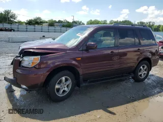 2008 Honda Pilot EX-L z VIN 5FNYF18658B004011, wystawiony jako Copart lot #56990485 z przebiegiem 132 279 mil mil oraz Nie do naprawy • Non repairable. Historia ofert i sprzedaży dostępna na DreamBid. Obrazek 1.