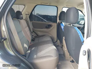 2004 Ford Escape XLT with VIN 1FMYU93174KB10825, listed as a IAAI auction lot 41703192 with 240,355 mi miles. Bid and sale history available at carsss.com. Image 8.