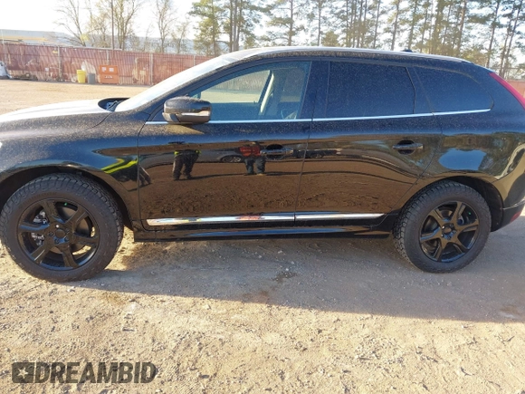 2015 Volvo XC60 T6 with VIN YV4902RK3F2721804, listed as a IAAI auction lot 41833744 with 105,855 mi miles and . Bid and sale history available at DreamBid. Image 14.