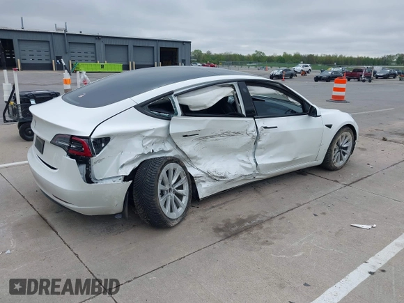 2023 Tesla Model 3 с VIN 5YJ3E1EA3PF563240, выставлен на аукционе IAAI как лот 42190104 с пробегом 32 596 миль миль и . История ставок и продаж доступна на DreamBid. Изображение 4.