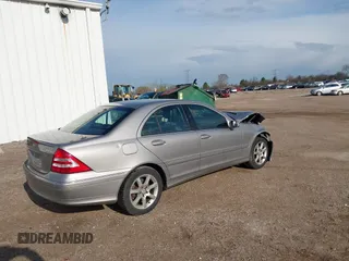 2007 Mercedes-Benz C z VIN WDBRF87H97F851056, wystawiony jako IAAI lot #42084412 z przebiegiem 1 173 665 mil mil oraz . Historia ofert i sprzedaży dostępna na DreamBid. Obrazek 4.